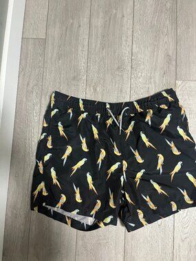 Jack & Jones Jjiaruba parrot print swim shorts Black Size Medium Size M